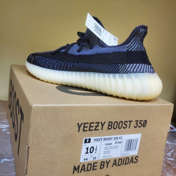 adidas gazelle silver green womens Adidas Yeezy Boost 350 V2 Carbon Beluga